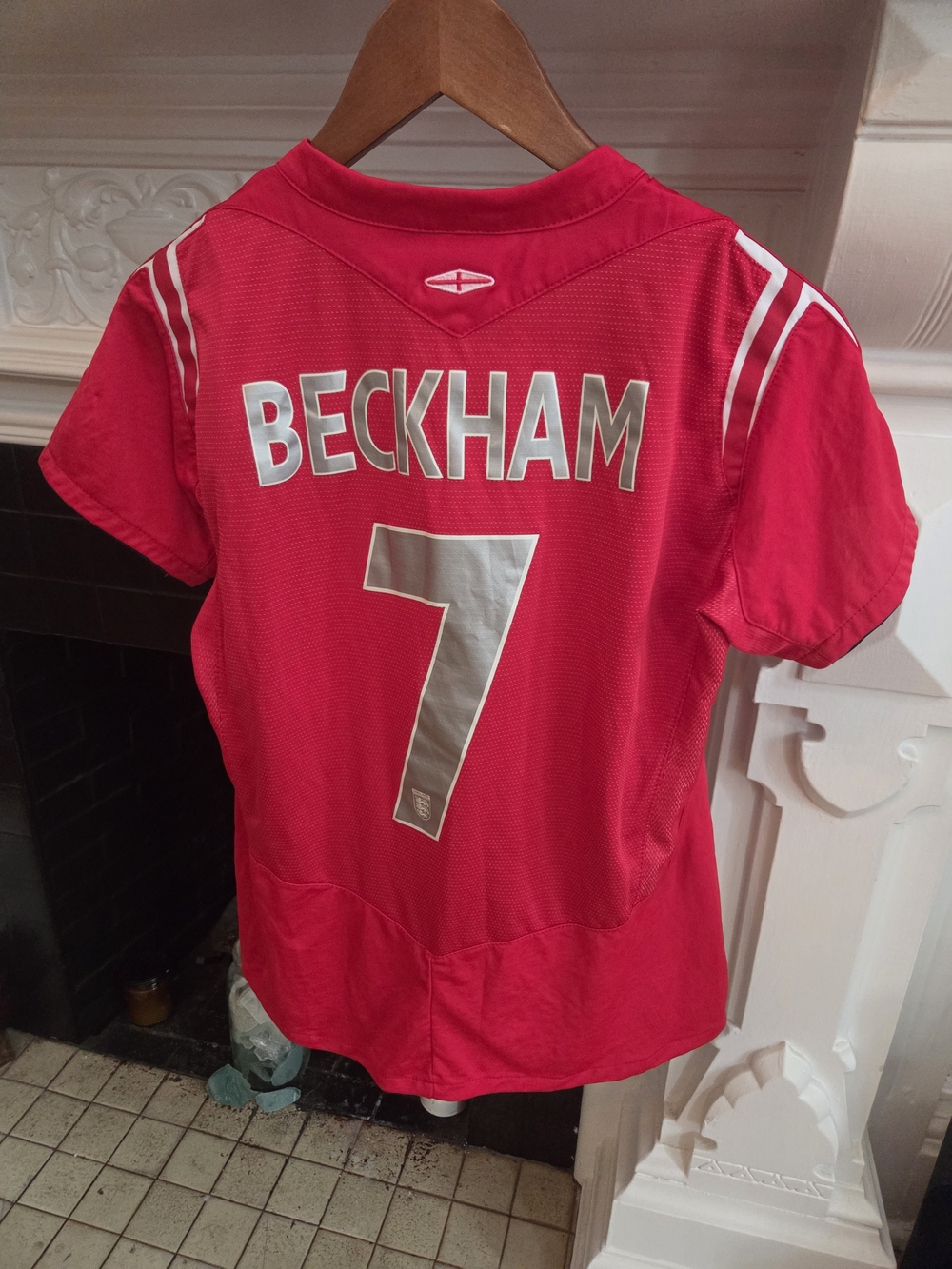 England UMBRO David Beckham #7 2004 - 2006 red away jersey Sz. 12 Women's